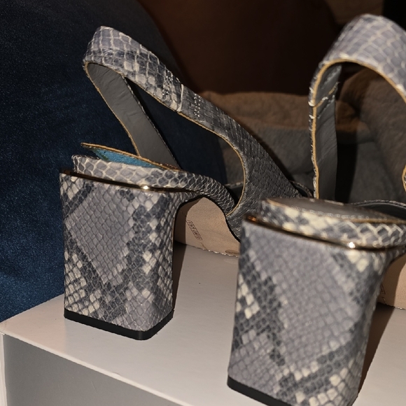 Vince Camuto Snakeskin Patterned Heels - Picture 3 of 6